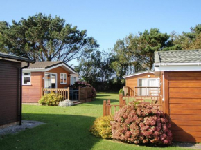 Отель Chalets & Lodges at Atlantic Bays Holiday Park  Пэдстоу
